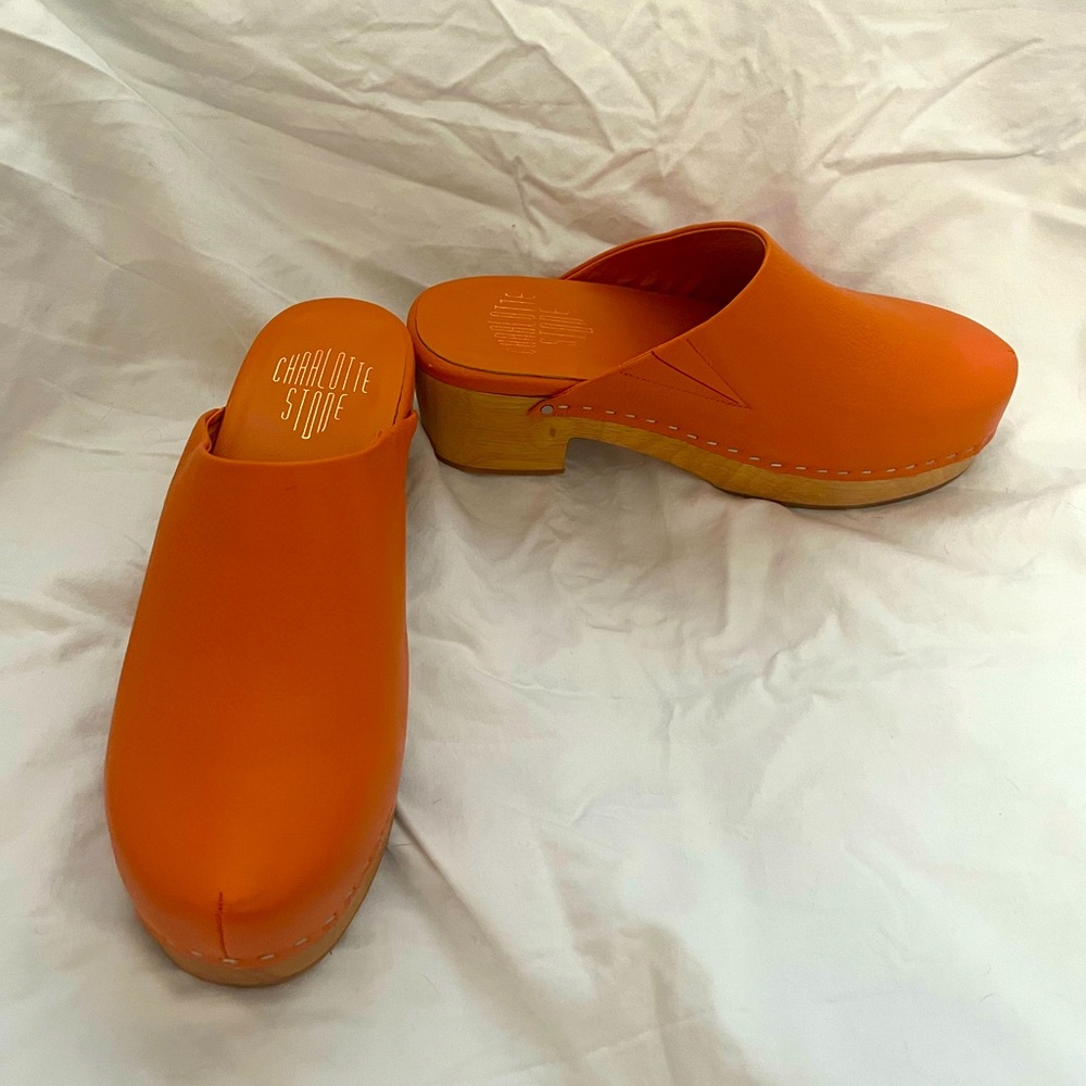 Charlotte Stone Martino Clog Orange Peel Size 7